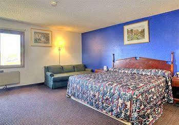 Baymont By Wyndham Beloit Hotel Exterior photo